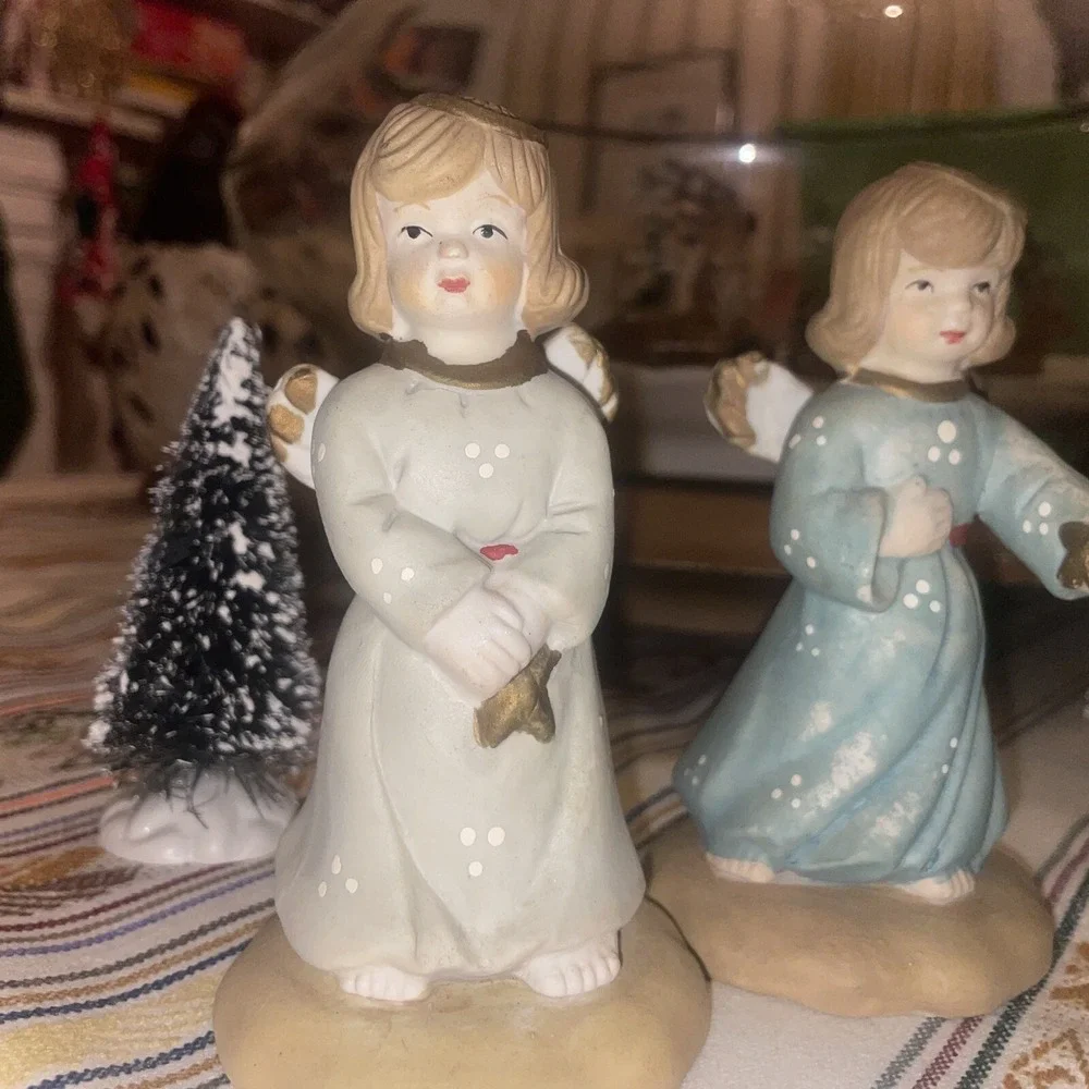 4 Distressed Young Angels In Different Poses And‎ Colors Of Dress, Very Sweet